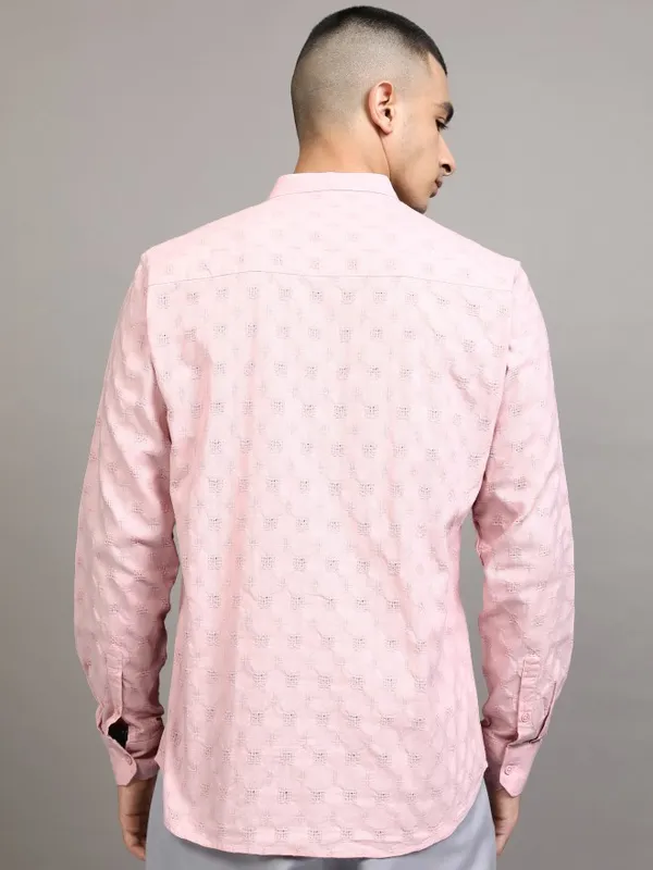 Highlander Men Pink Textured Regular Fit Casual Shirt