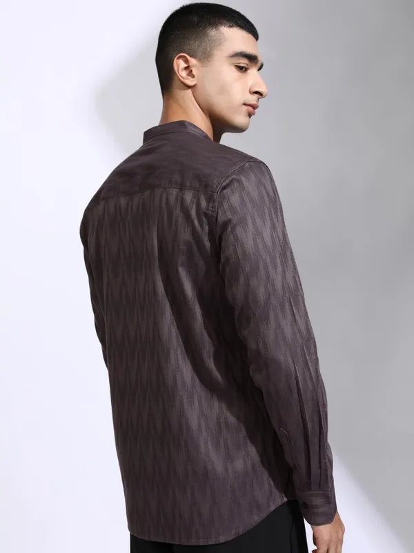 Highlander Men Purple Textured Regular Fit Casual Shirt