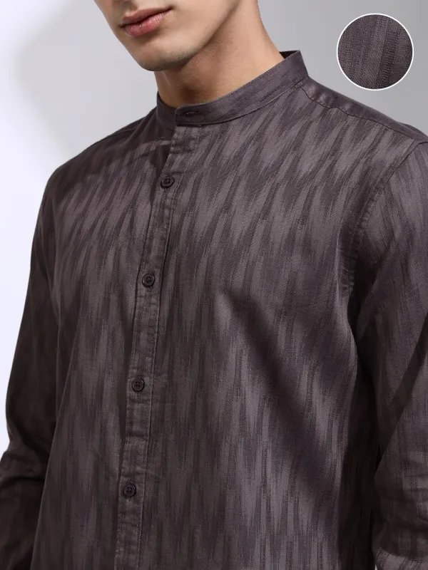 Highlander Men Purple Textured Regular Fit Casual Shirt