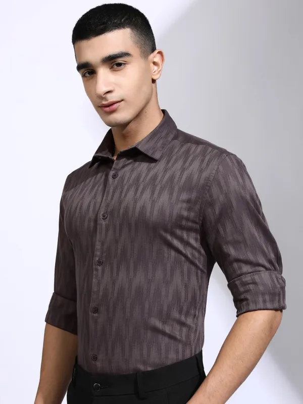 Highlander Men Purple Textured Slim Fit Casual Shirt