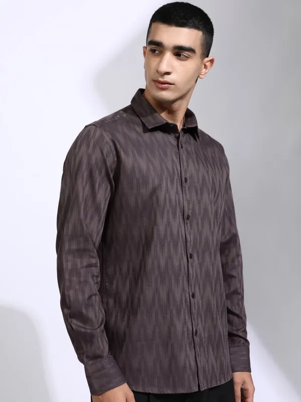 Highlander Men Purple Textured Slim Fit Casual Shirt