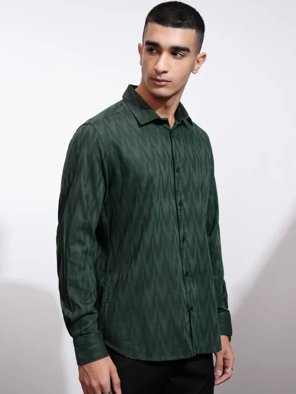 Highlander Men Green Textured Slim Fit Casual Shirt