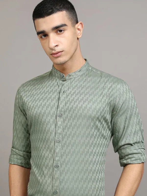 Highlander Men Green Textured Regular Fit Casual Shirt