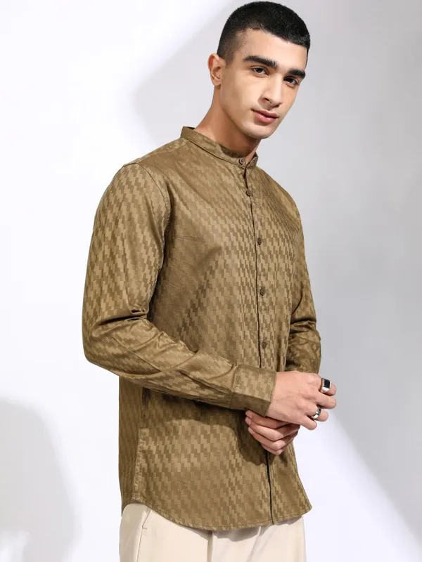 Highlander Men Khaki Textured Regular Fit Casual Shirt