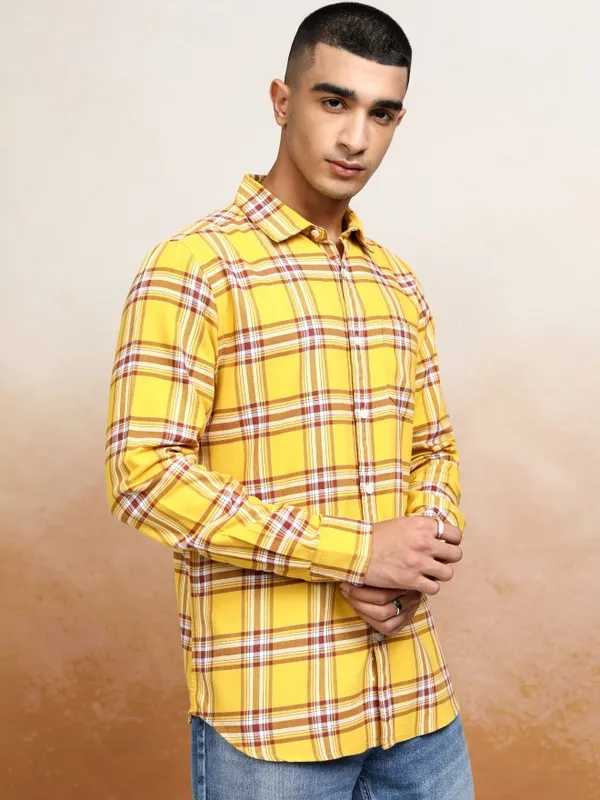 Highlander Men Yellow Checked Relaxed Fit Casual Shirt