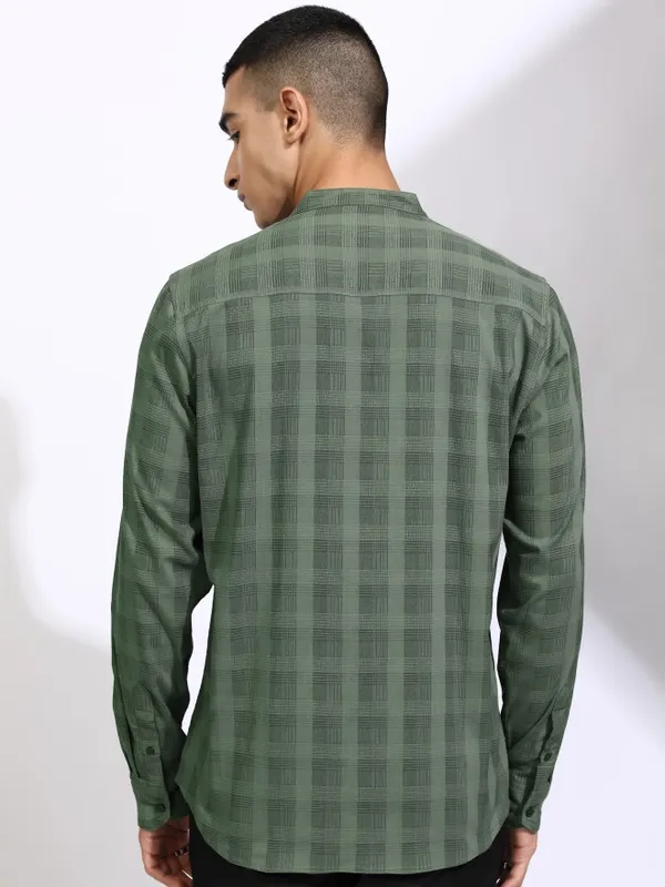 Highlander Men Olive Checked Regular Fit Casual Shirt