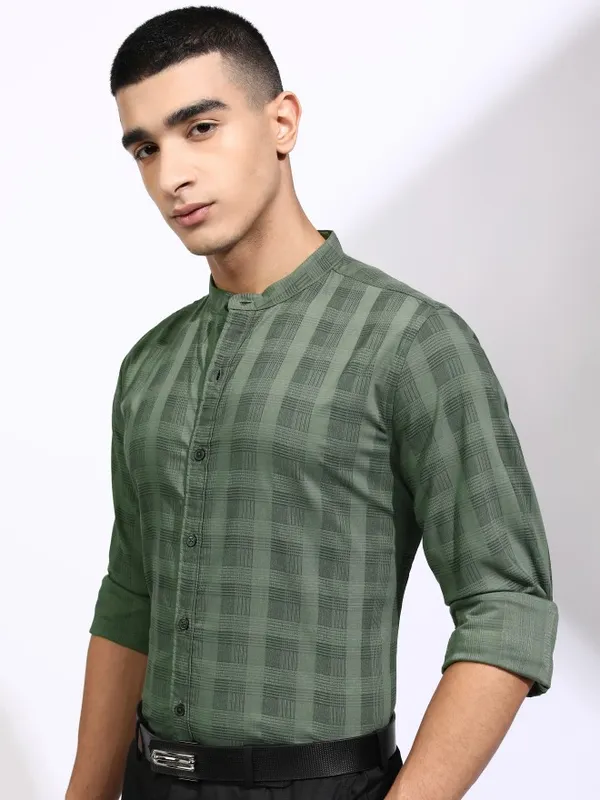 Highlander Men Olive Checked Regular Fit Casual Shirt