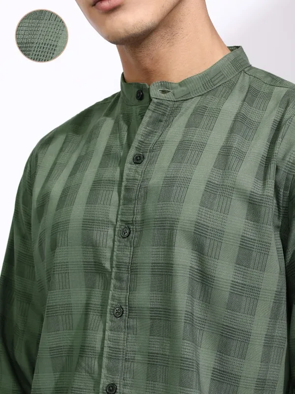 Highlander Men Olive Checked Regular Fit Casual Shirt