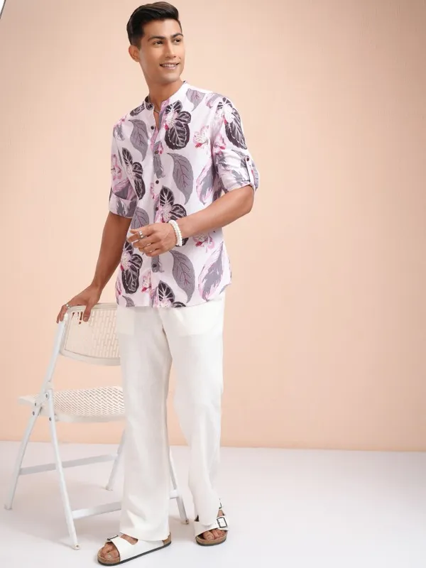 Locomotive Men Pink Printed Regular Fit Casual Shirt