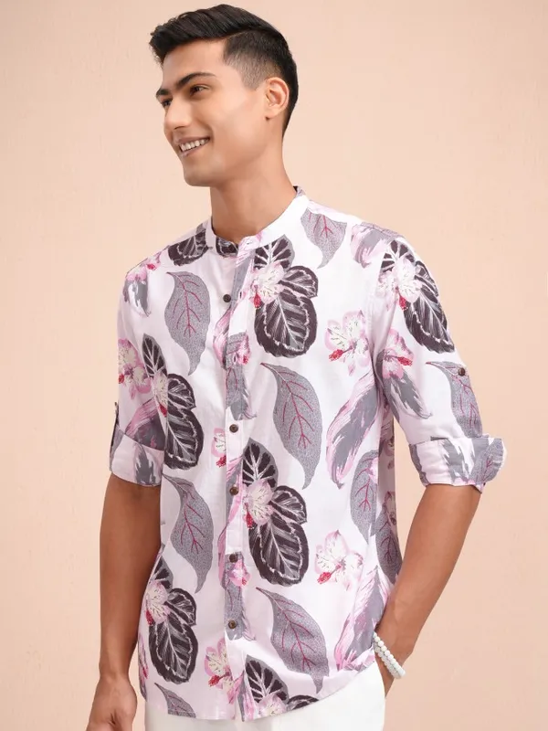 Locomotive Men Pink Printed Regular Fit Casual Shirt