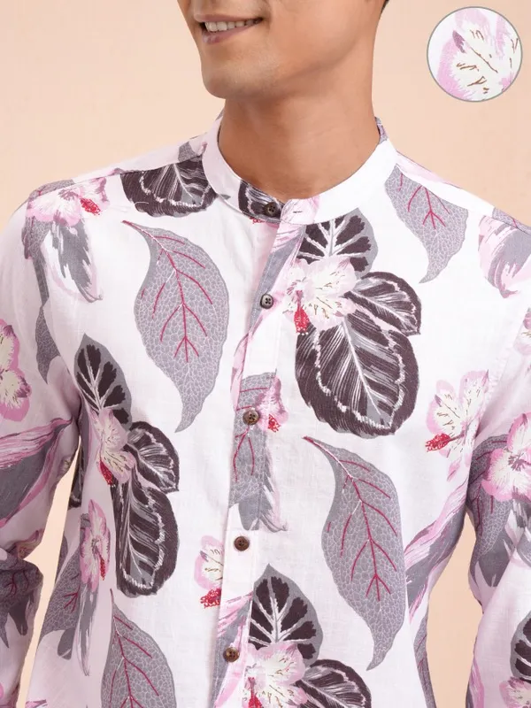 Locomotive Men Pink Printed Regular Fit Casual Shirt