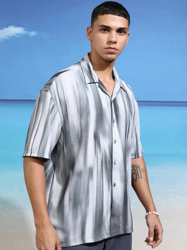 Highlander Men Grey Printed Oversized Fit Casual Shirt