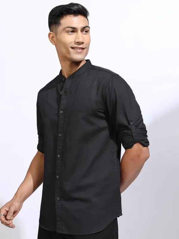 Locomotive Men Black Solid Regular Fit Casual Shirt