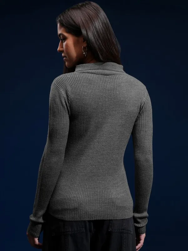 Women Self Design Sweater