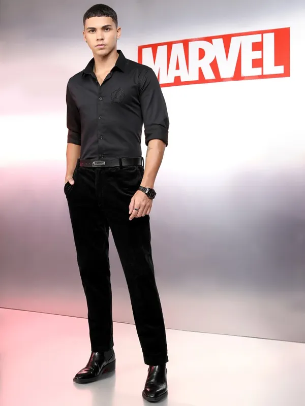 Marvel By Highlander Men Black Avengers Solid Slim Fit Casual Shirt