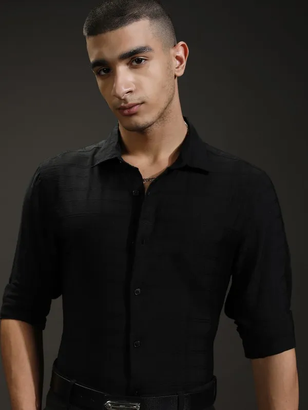 Highlander Men Black Textured Relaxed Fit Casual Shirt