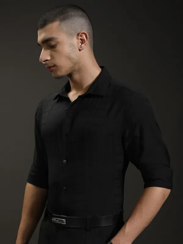 Highlander Men Black Textured Relaxed Fit Casual Shirt