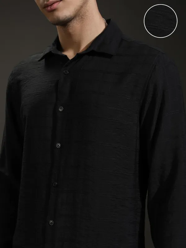 Highlander Men Black Textured Relaxed Fit Casual Shirt