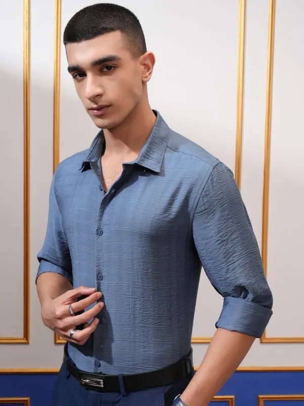 Highlander Men Blue Textured Slim Fit Casual Shirt