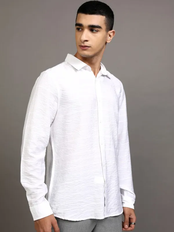 Highlander Men White Textured Regular Fit Casual Shirt