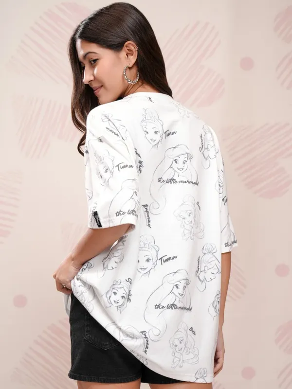 Disney By Tokyo Talkies Women White Disney Princess Printed Round Neck T-Shirt