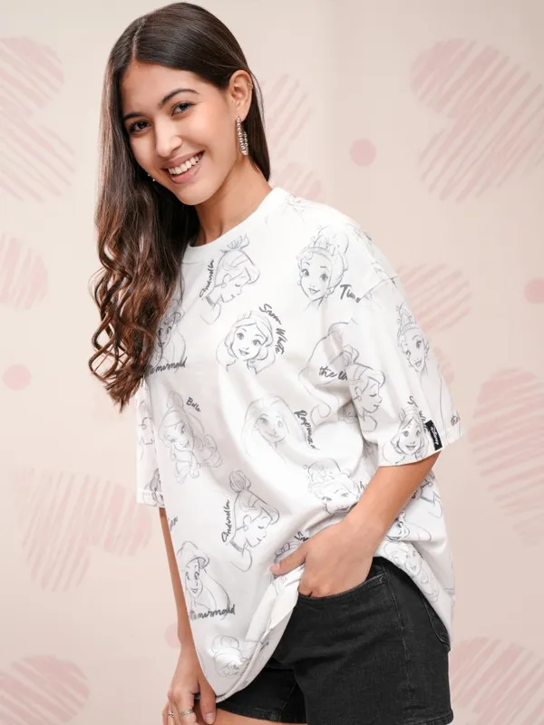 Disney By Tokyo Talkies Women White Disney Princess Printed Round Neck T-Shirt