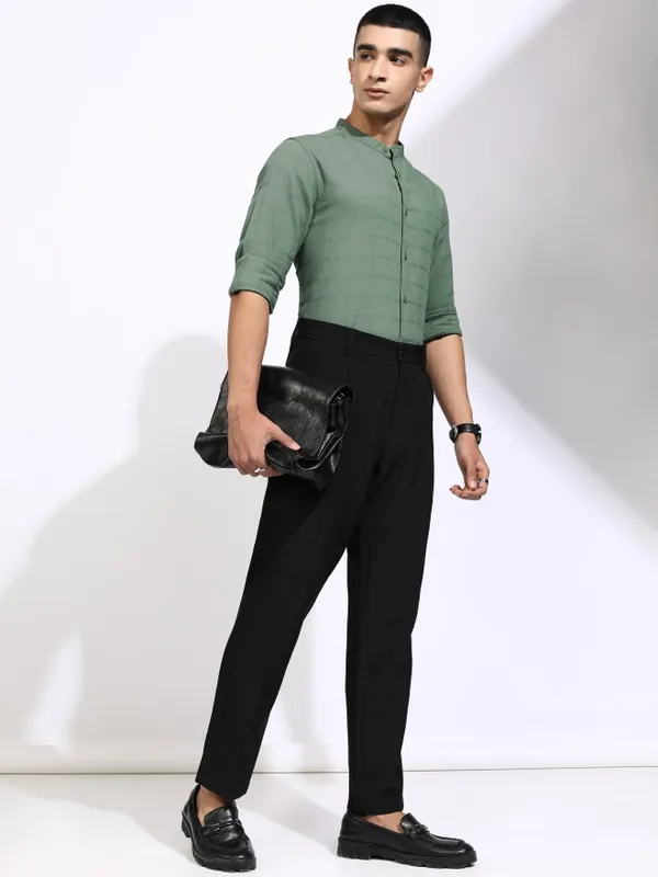 Highlander Men Olive Textured Regular Fit Casual Shirt