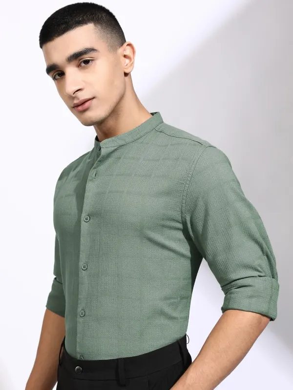 Highlander Men Olive Textured Regular Fit Casual Shirt