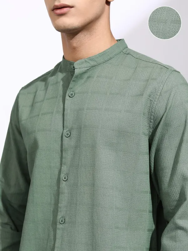 Highlander Men Olive Textured Regular Fit Casual Shirt
