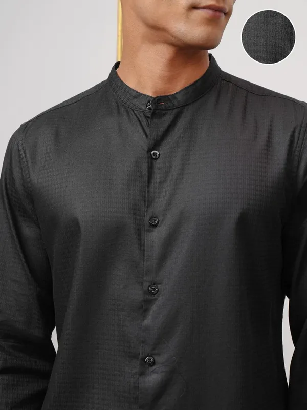 Highlander Men Black Self Design Regular Fit Casual Shirt