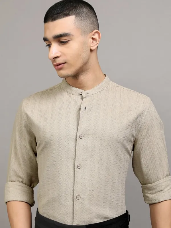 Highlander Men Beige Textured Regular Fit Casual Shirt