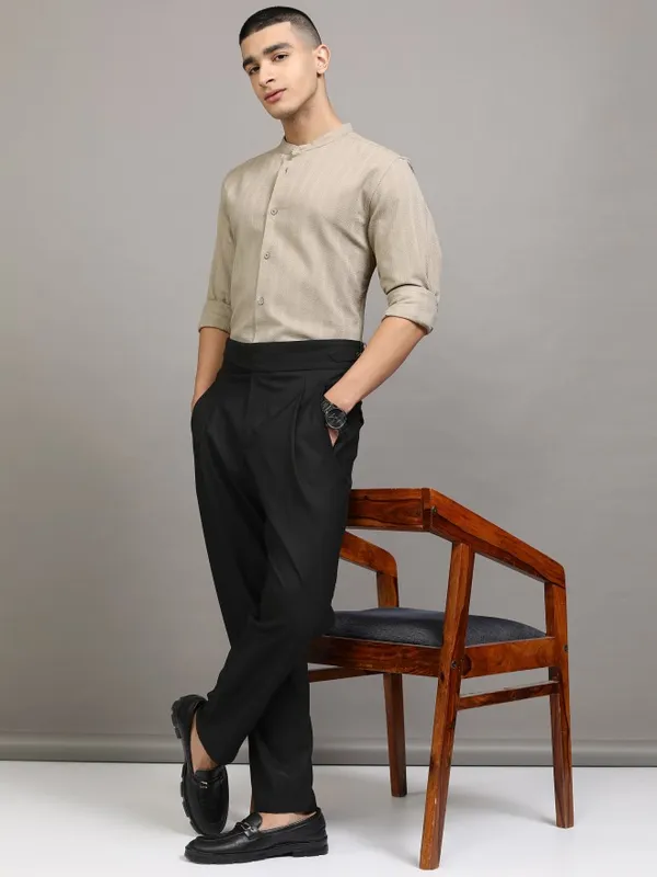 Highlander Men Beige Textured Regular Fit Casual Shirt