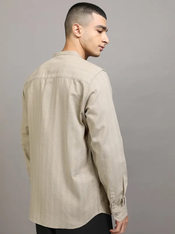 Highlander Men Beige Textured Regular Fit Casual Shirt