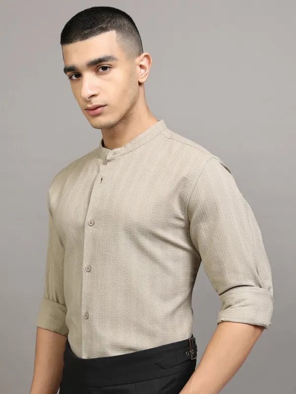 Highlander Men Beige Textured Regular Fit Casual Shirt