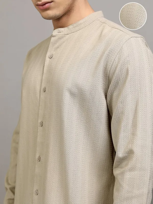 Highlander Men Beige Textured Regular Fit Casual Shirt