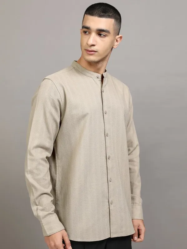 Highlander Men Beige Textured Regular Fit Casual Shirt