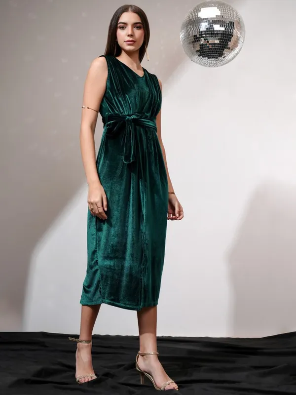 Tokyo Talkies Women Green Solid Sheath Dress