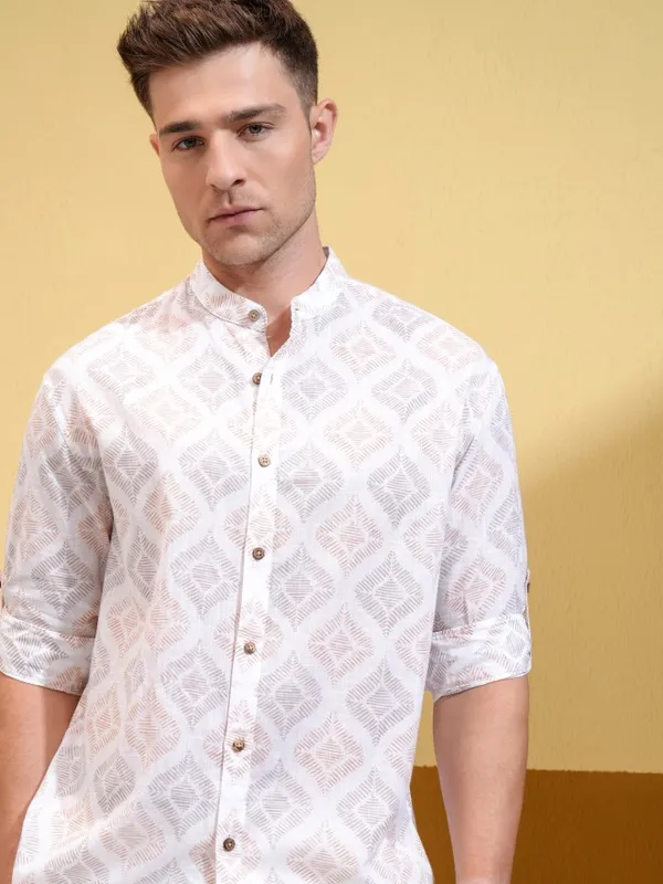 Highlander Men White Printed Relaxed Fit Casual Shirt