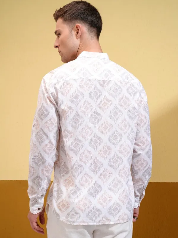 Highlander Men White Printed Relaxed Fit Casual Shirt