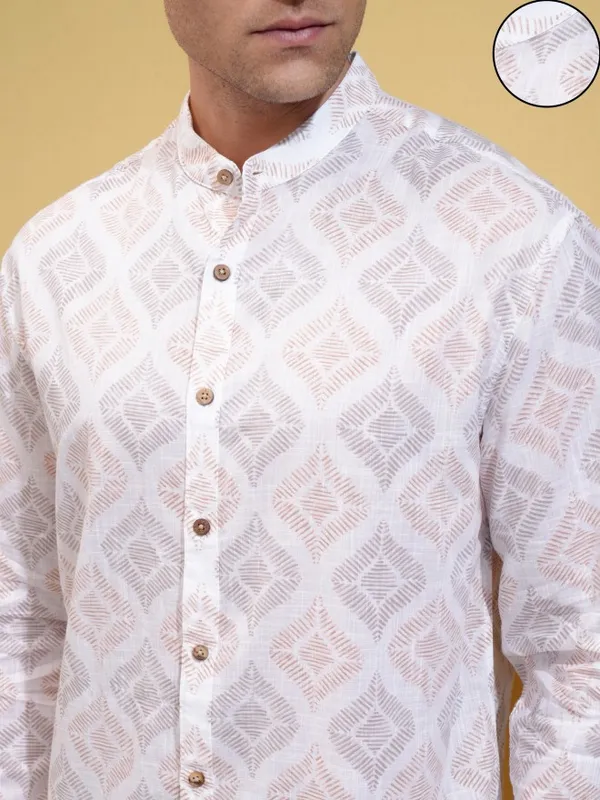 Highlander Men White Printed Relaxed Fit Casual Shirt