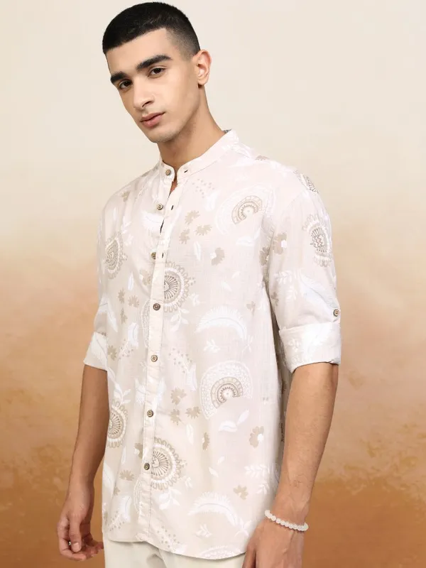 Highlander Men Beige Printed Relaxed Fit Casual Shirt