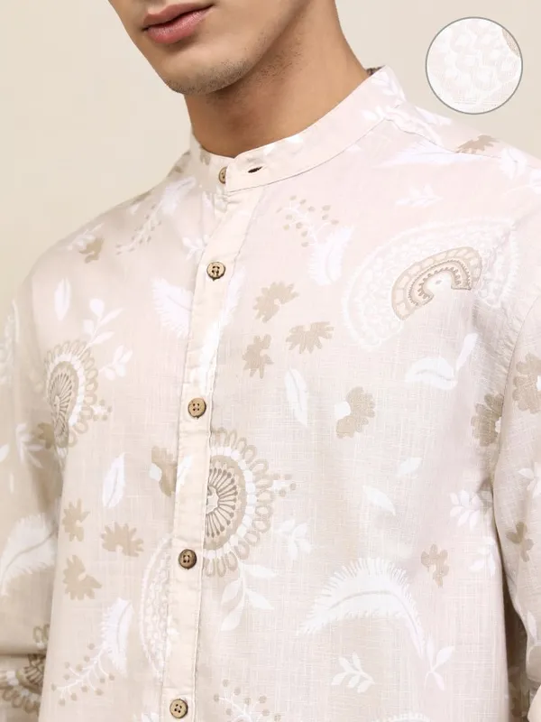 Highlander Men Beige Printed Relaxed Fit Casual Shirt