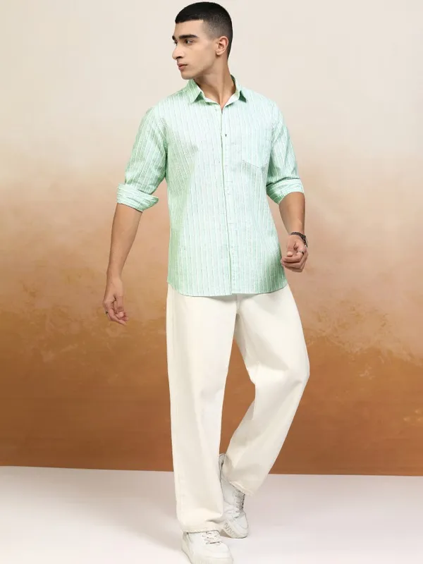 Highlander Men Green Striped Regular Fit Casual Shirt
