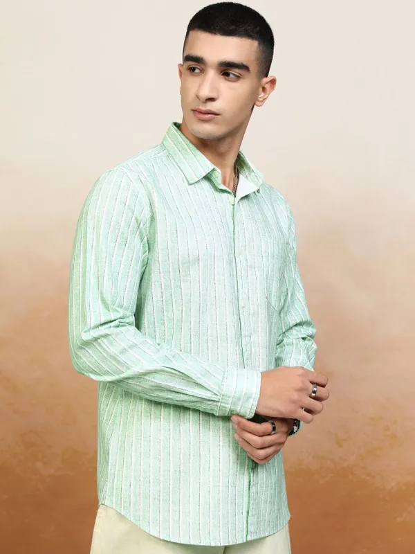 Highlander Men Green Striped Regular Fit Casual Shirt