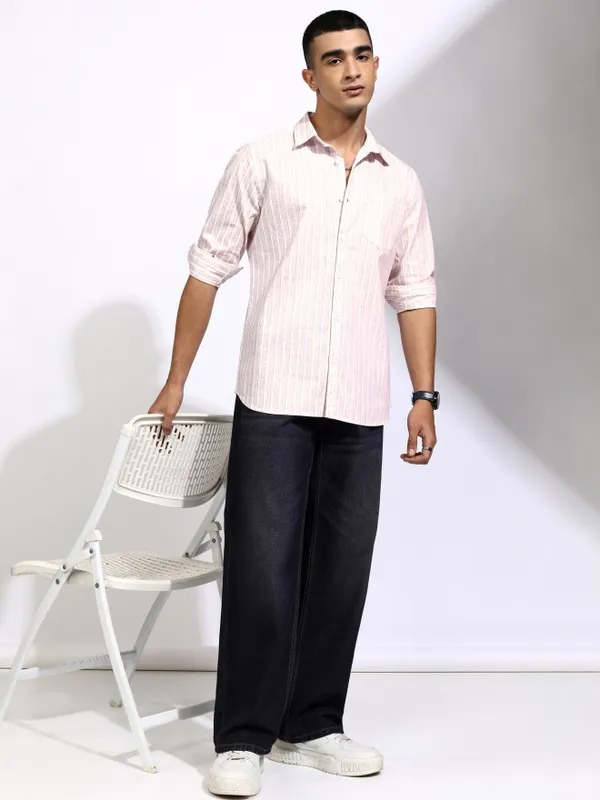 Highlander Men Pink Striped Regular Fit Casual Shirt