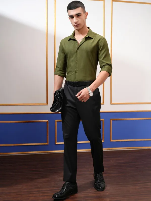 Highlander Men Olive Textured Slim Fit Casual Shirt
