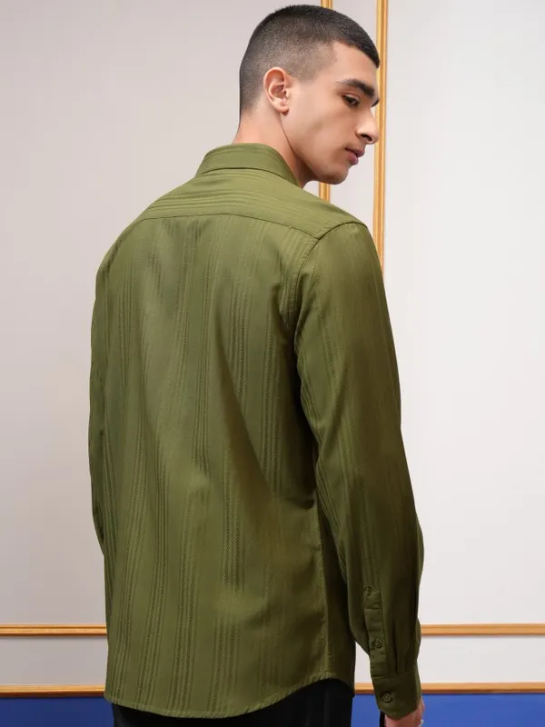 Highlander Men Olive Textured Slim Fit Casual Shirt