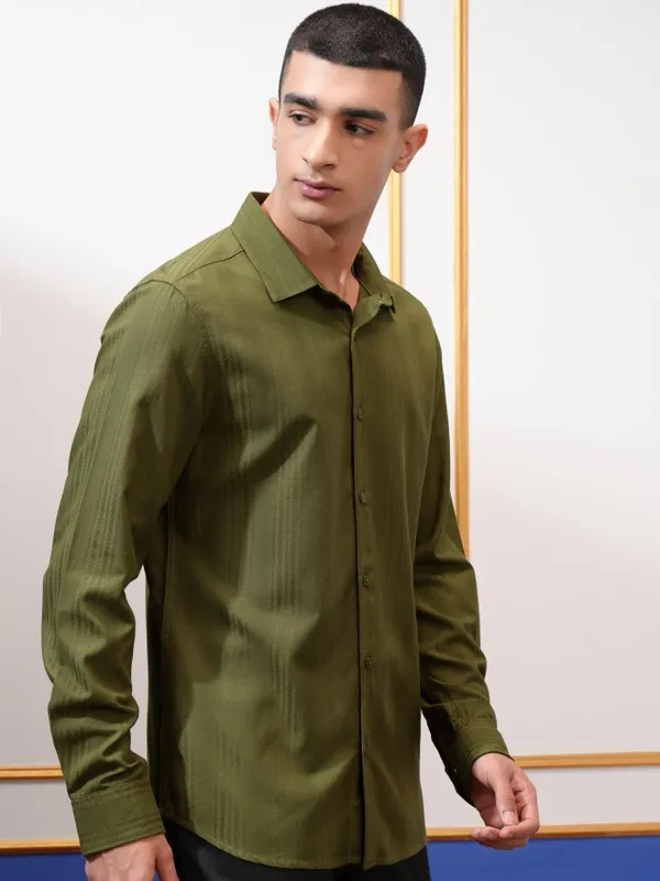 Highlander Men Olive Textured Slim Fit Casual Shirt