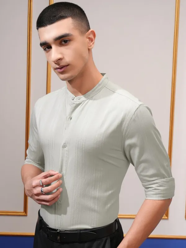 Highlander Men Green Textured Regular Fit Casual Shirt