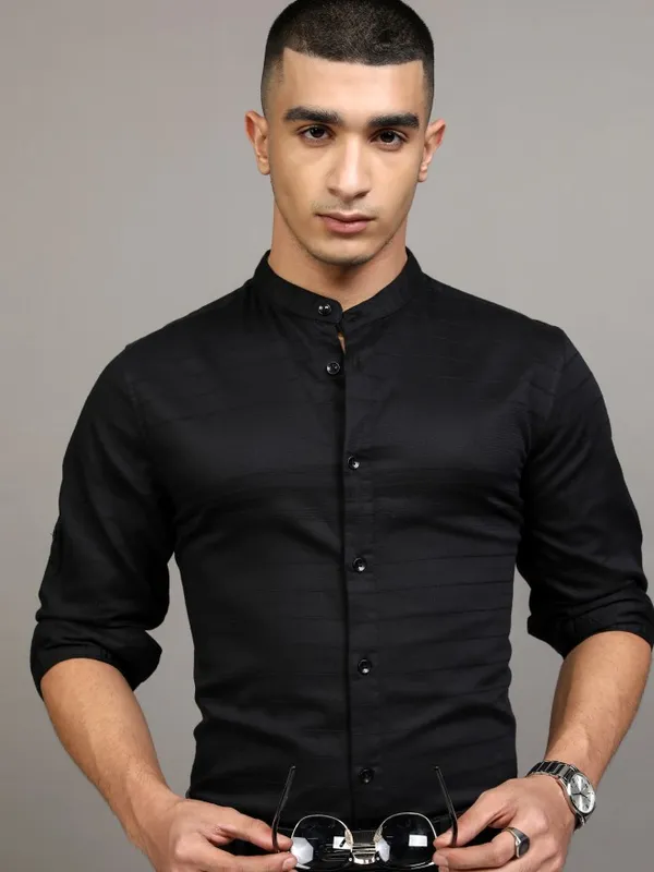 Highlander Men Black Striped Slim Fit Casual Shirt